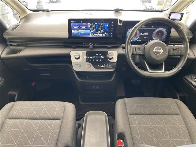 セレナ1.2 e-POWER XV