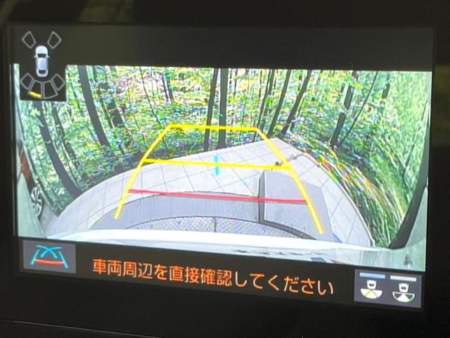 【バックカメラ】駐車時に後方がリアルタイム映像で確認できます。大型商業施設や立体駐車場での駐車時や、夜間のバック時に大活躍!運転スキルに関わらず、今や必須となった装備のひとつです!