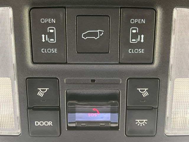 【両側パワースライドドア】スマートキーや運転席のスイッチで後席両側スライドドアの開閉が可能♪電動だから力を入れてドアを開ける必要が無く、小さなお子様でも簡単に開け閉めでき快適です♪