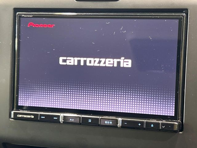 【8型ナビゲーション】目的地までしっかり案内してくれる使いやすいナビ。Bluetooth接続すればお持ちのスマホやMP3プレイヤーの音楽を再生可能!毎日の運転がさらに楽しくなります!!