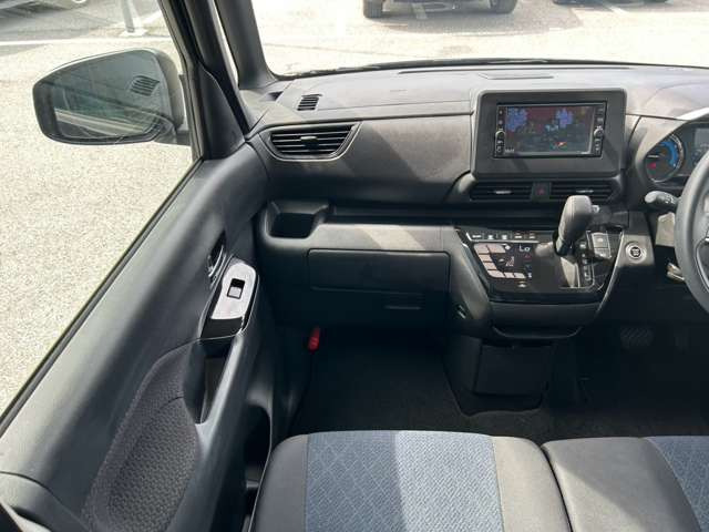 彦根インターからお車で3分とアクセス便利!近くには有名観光地の彦根城もありますので、観光と合わせてのご来店も良いですね♪活気溢れる自慢のスタッフがお客様のご来店をお待ちしております!