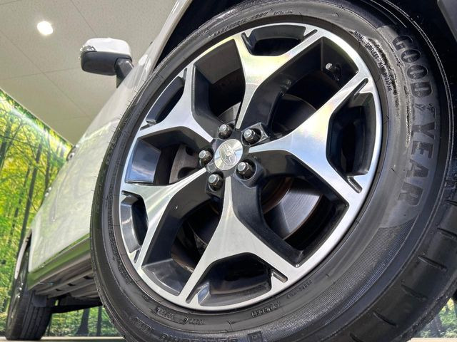 �y����18�C���`�A���~�z�C�[���z�O�ςɃ}�b�`���������A���~�z�C�[���𑕒����Ă���܂��B�e��ЊO�A���~�z�C�[����A�X�^�b�h���X�^�C�����戵�����Ă���܂��B���񂲑��k����������