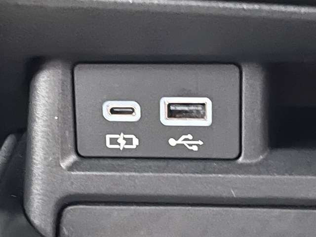 接続、充電可能なUSB・Type-C端子付き!