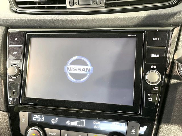 【純正9型ナビ】人気の純正ナビを装備。オーディオ機能も充実しており、Bluetooth接続すればお持ちのスマホやMP3プレイヤーの音楽を再生可能!毎日の運転がさらに楽しくなります!!
