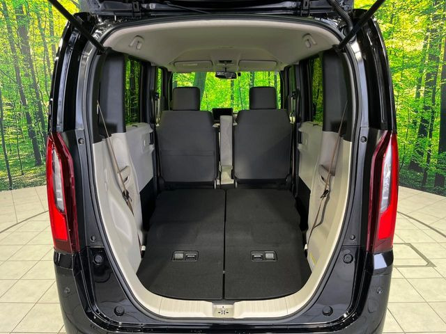 普段のお買い物や通勤、送迎等に十分な荷室スペースを確保しております。セカンドシートを倒すと、大きな荷物の積載も可能です♪