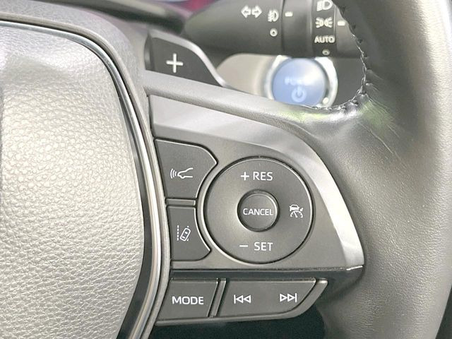 【レーダークルーズコントロール】高速道路での長距離走行が楽に!!自動で速度を保つクルーズコントロールが、衝突軽減システムと連携し、前方の車両を感知して車間を保つように速度調節してくれます!!
