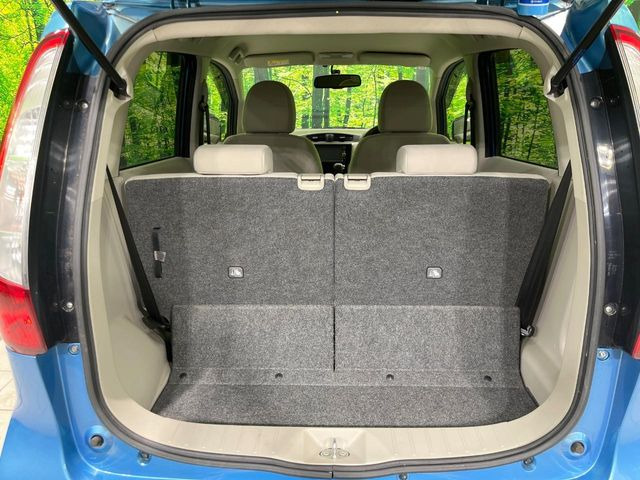 普段のお買い物や通勤、送迎等に十分な荷室スペースを確保しております。セカンドシートを倒すと、大きな荷物の積載も可能です♪