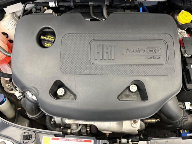 ●当店では、各メーカーの専用診断テスターを導入。国家資格を持つテクニカルスタッフも常駐しておりますので、万が一の際にも安心してご利用いただけます。