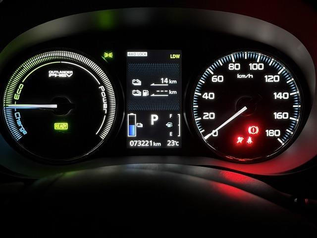 大好評のボディコーティング「ハイモースコート」もご納車までに施工可能。雨染みや線傷など中古車だからと諦めていませんか?ピカピカの状態でお乗り出しいただけます。