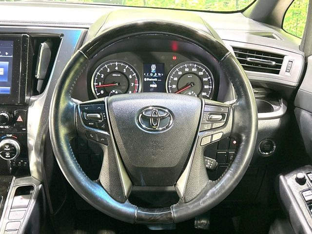 【レーダークルーズコントロール】高速道路での長距離走行が楽に!!自動で速度を保つクルーズコントロールが、衝突軽減システムと連携し、前方の車両を感知して車間を保つように速度調節してくれます!!