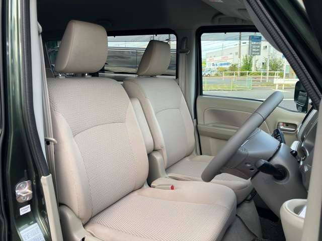 使用感のないきれいな運転席シートです!