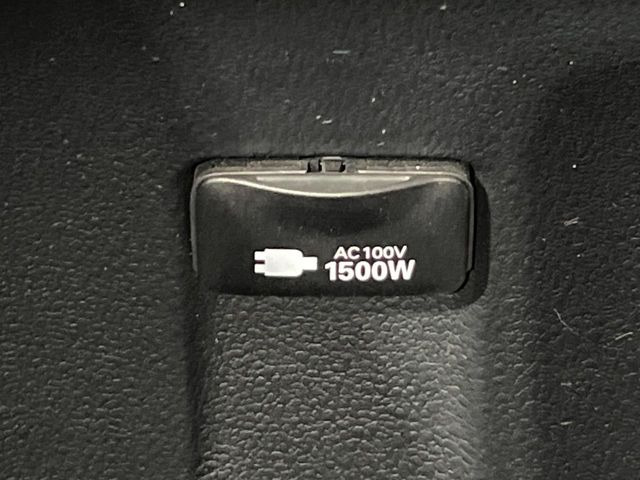 【アクセサリーコンセント】キャンプやスポーツ、アウトドアでのアクティビティはもちろん、災害・停電の際に助けにもなるAC100Vコンセントを装備♪ケータイやタブレット、ゲーム機器の充電にも♪