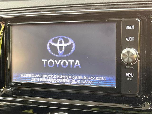 【純正ナビ】人気の純正ナビを装備しております。ナビの使いやすさはもちろん、オーディオ機能も充実!キャンプや旅行はもちろん、通勤や買い物など普段のドライブも楽しくなるはず♪