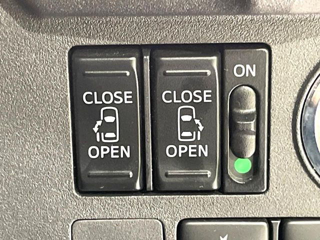 【両側パワースライドドア】スマートキーや運転席のスイッチで後席両側スライドドアの開閉が可能♪電動だから力を入れてドアを開ける必要が無く、小さなお子様でも簡単に開け閉めでき快適です♪