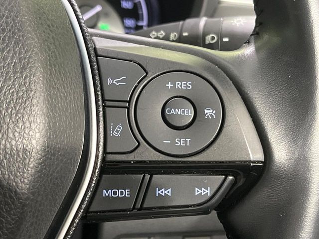 【レーダークルーズコントロール】高速道路での長距離走行が楽に!!自動で速度を保つクルーズコントロールが、衝突軽減システムと連携し、前方の車両を感知して車間を保つように速度調節してくれます!!