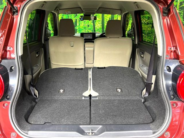 普段のお買い物や通勤、送迎等に十分な荷室スペースを確保しております。セカンドシートを倒すと、大きな荷物の積載も可能です♪