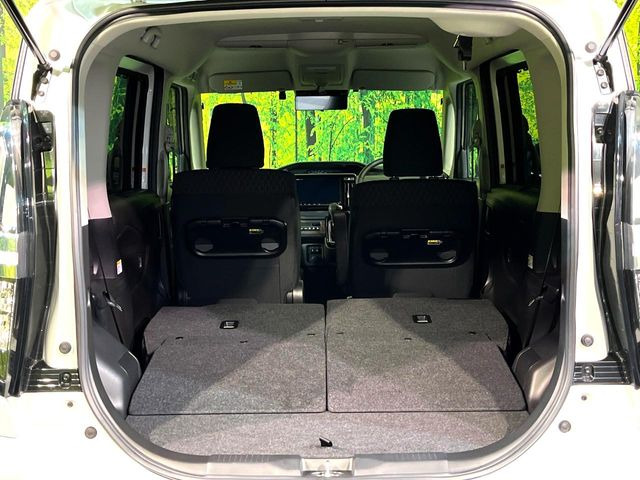 普段のお買い物や通勤、送迎等に十分な荷室スペースを確保しております。セカンドシートを倒すと、大きな荷物の積載も可能です♪
