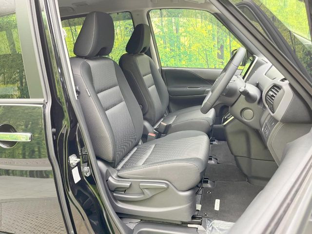運転席シート廻りは使用感も少なく、良好な状態となっています。丁寧に使われていたことがよくわかりますね。