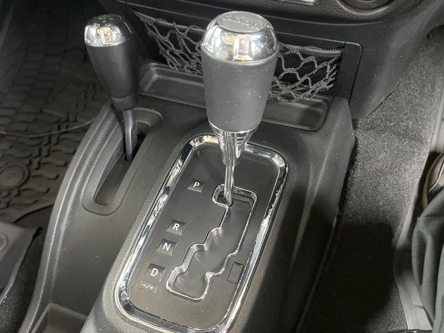 ●シフトノブの使用感も少なく、良好な状態です。