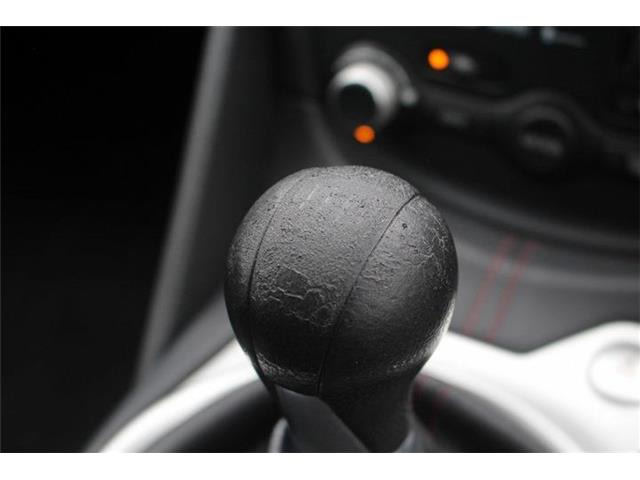 大好評のボディコーティング「ハイモースコート」もご納車までに施工可能。雨染みや線傷など中古車だからと諦めていませんか?ピカピカの状態でお乗り出しいただけます。