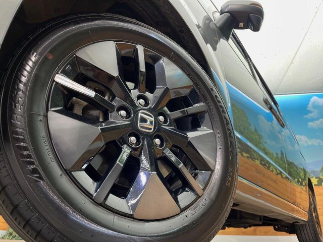 �y����16�C���`�A���~�z�C�[���z�O�ςɃ}�b�`���������A���~�z�C�[���𑕒����Ă���܂��B�e��ЊO�A���~�z�C�[����A�X�^�b�h���X�^�C�����戵�����Ă���܂��B���񂲑��k����������