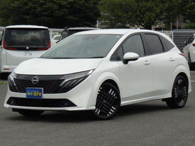 ★走行わずか2540キロ!ディーラー試乗車として大切に乗っていた車で程度上物!各ディーラーとの太いパイプの中で仕入れが可能!あっと驚く低価格です、お見逃しなく★