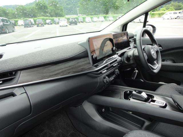 ★内装は専門業者によるルームクリーニング施工★シート・天井・ダッシュボード等に傷やシミ、汚れ等もなく綺麗で嫌な臭い等もありません!清潔で気持ちいい★