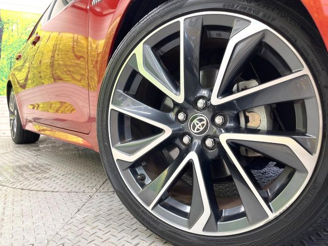 �y����18�C���`�A���~�z�C�[���z�O�ςɃ}�b�`���������A���~�z�C�[���𑕒����Ă���܂��B�e��ЊO�A���~�z�C�[����A�X�^�b�h���X�^�C�����戵�����Ă���܂��B���񂲑��k����������