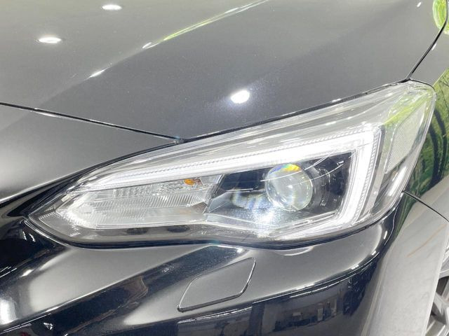 【LEDヘッドライト】非常に明るく前方を照らしてくれるので、悪天候や夜間の走行時も視界良好で安心してお乗りいただけます。