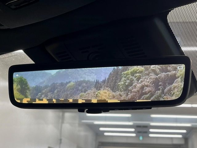 【デジタルインナーミラー】後席の大きな荷物や同乗者で後方が確認しづらい時でも安心!カメラが撮影した車両後方の映像をルームミラー内に表示。クリアな視界で状況の確認が可能です!