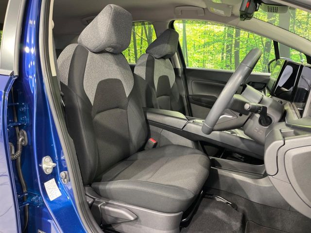 運転席シート廻りは使用感も少なく、良好な状態となっています。丁寧に使われていたことがよくわかりますね。
