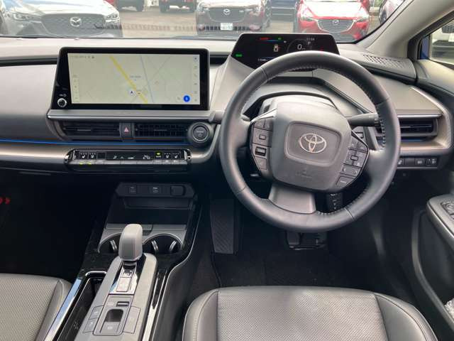 当社のお車は「全車保証付き」です。遠方のお客様もお近くのディーラーへ入庫いただければ対応できます。購入後も安心してお乗り下さい。別途有償で「1年」「2年」「3年」の延長保証もあります。ご相談下さい。