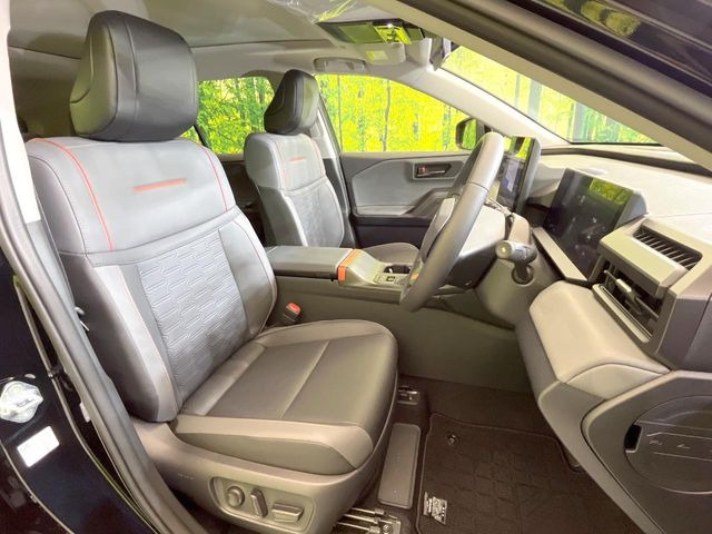 運転席シート廻りは使用感も少なく、良好な状態となっています。丁寧に使われていたことがよくわかりますね。