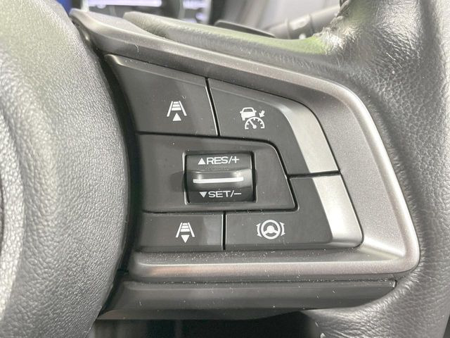 【全車速追従機能付クルーズコントロール】高速道路での長距離走行が楽に!!自動で速度を保つクルーズコントロールが、衝突軽減システムと連携し、前方の車両を感知して車間を保つように速度調節してくれます!!