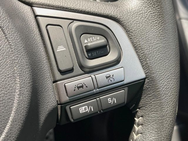 【全車速追従機能付クルーズコントロール】高速道路での長距離走行が楽に!!自動で速度を保つクルーズコントロールが、衝突軽減システムと連携し、前方の車両を感知して車間を保つように速度調節してくれます!!