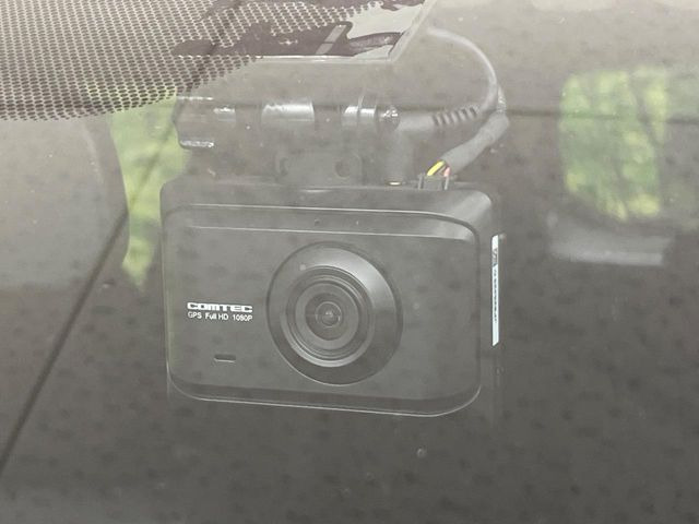 【ドライブレコーダー】ドライブレコーダー装備!走行中はもちろん、あおり運転や事故に遭遇した際、映像で記録し、万一のリスクに備えます。※記録用SDカードはお客様ご自身でご準備いただく必要があります。