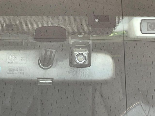 【ドライブレコーダー】ドライブレコーダー装備!走行中はもちろん、あおり運転や事故に遭遇した際、映像で記録し、万一のリスクに備えます。※記録用SDカードはお客様ご自身でご準備いただく必要があります。