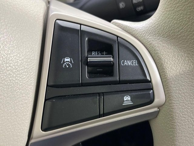 【アダプティブクルーズコントロール】高速道路での長距離走行が楽に!!自動で速度を保つクルーズコントロールが、衝突軽減システムと連携し、前方の車両を感知して車間を保つように速度調節してくれます!!