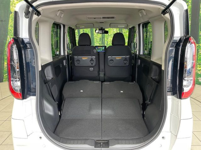 普段のお買い物や通勤、送迎等に十分な荷室スペースを確保しております。セカンドシートを倒すと、大きな荷物の積載も可能です♪