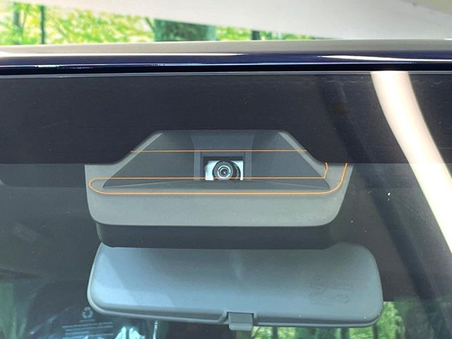 【スズキ セーフティサポート】走行中に前方の車両等を認識し、衝突しそうな時は警報とブレーキで衝突回避と被害軽減をアシスト。より安全にドライブをお楽しみいただけます。