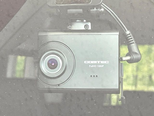 【ドライブレコーダー】ドライブレコーダー装備!走行中はもちろん、あおり運転や事故に遭遇した際、映像で記録し、万一のリスクに備えます。※記録用SDカードはお客様ご自身でご準備いただく必要があります。