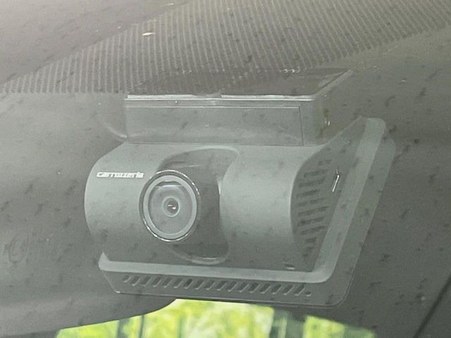 【ドライブレコーダー】ドライブレコーダー装備!走行中はもちろん、あおり運転や事故に遭遇した際、映像で記録し、万一のリスクに備えます。※記録用SDカードはお客様ご自身でご準備いただく必要があります。