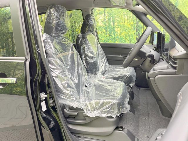 もちろん車内はキレイです♪よりクリーンな状態をキープしたいお客様には『ナノゾーンコート』がおすすめ!新型コロナウイルス対策や、除菌・消臭に効果を発揮し多くの方にご好評いただいております。