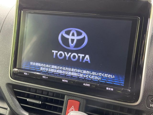 【純正ナビ】人気の純正ナビを装備。オーディオ機能も充実しており、Bluetooth接続すればお持ちのスマホやMP3プレイヤーの音楽を再生可能!毎日の運転がさらに楽しくなります!!
