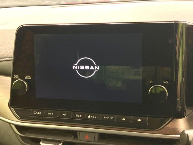 【純正ナビ】人気の純正ナビを装備。オーディオ機能も充実しており、Bluetooth接続すればお持ちのスマホやMP3プレイヤーの音楽を再生可能!毎日の運転がさらに楽しくなります!!