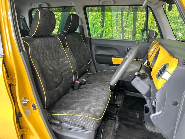 運転席シート廻りは使用感も少なく、良好な状態となっています。丁寧に使われていたことがよくわかりますね。