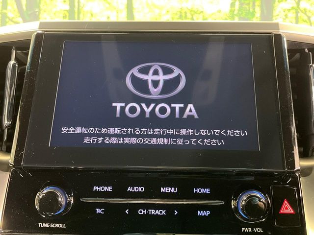 【純正ディスプレイオーディオ】お持ちのスマートフォンと連携して、ナビやbluetoothでの音楽再生が可能です♪デザインはもちろん操作性も良好!別途ナビ機能の取付けも可能です♪