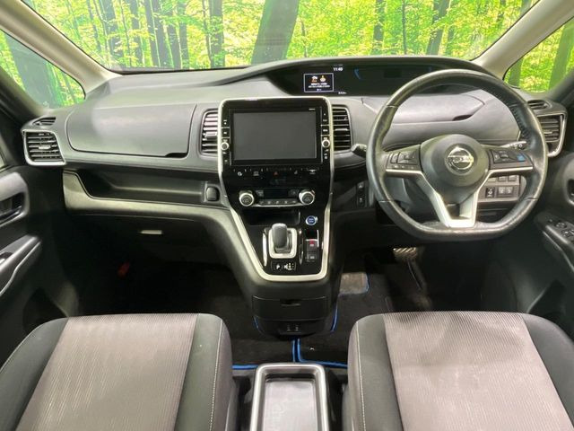 セレナ1.2 e-POWER ハイウェイスターV