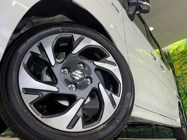�y����15�C���`�A���~�z�C�[���z�O�ςɃ}�b�`���������A���~�z�C�[���𑕒����Ă���܂��B�e��ЊO�A���~�z�C�[����A�X�^�b�h���X�^�C�����戵�����Ă���܂��B���񂲑��k����������