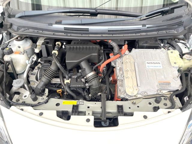 親切・丁寧な専門メカニックスタッフが応対!・車検・点検整備・事故等の修理などアフターサービスも安心。お車のカスタマイズもネクステージのサービススタッフまでご相談ください!